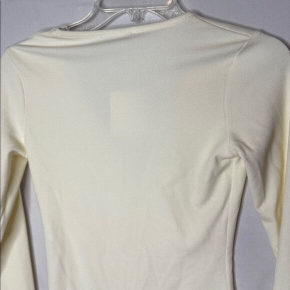 Zara Off White V-Neck Bodysuit. Size Medium. New With Tag. - Picture 7 of 8